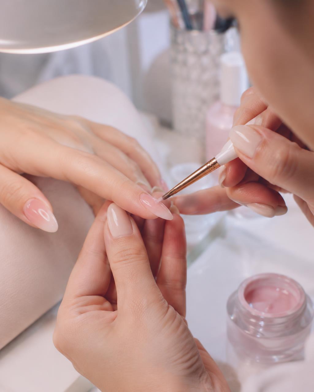 Ricostruzione in gel da Umi Nail Rosà